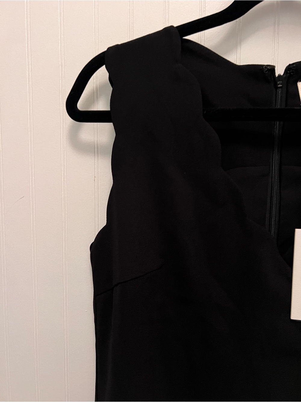 Foxiedox Black V-Neck Sleeveless Sheath Cocktail Scalloped Dress pockets M NWT - Picture 3 of 10